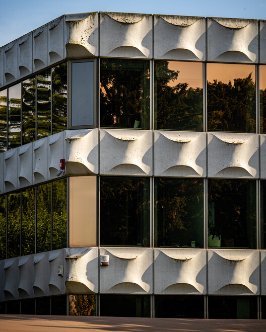 Prefabrication and Formal Boldness in Belgian Modernism: The Story of the CBR and LH 187 Buildings in Brussels - Image 5 of 25