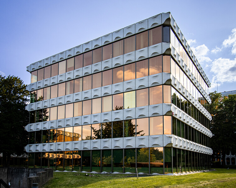 Prefabrication and Formal Boldness in Belgian Modernism: The Story of the CBR and LH 187 Buildings in Brussels - Image 24 of 25