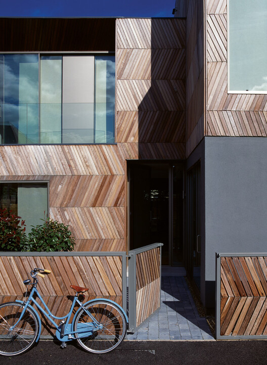 Mesmerizing Zigzags: Exploring the Herringbone Pattern in Architecture - Image 23 of 24