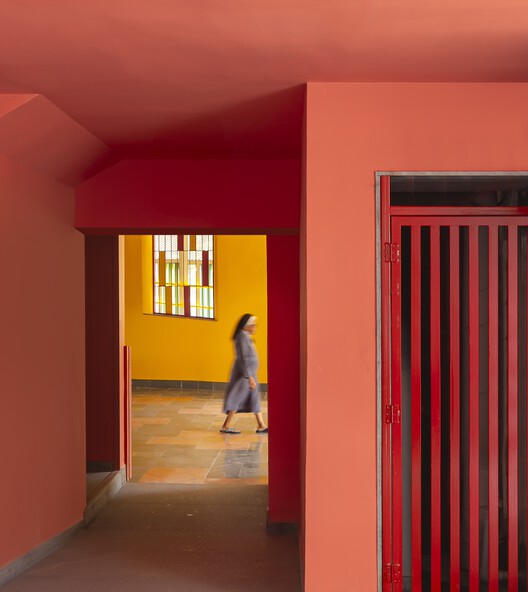 Garden School / JDAP - Interior Photography, Column