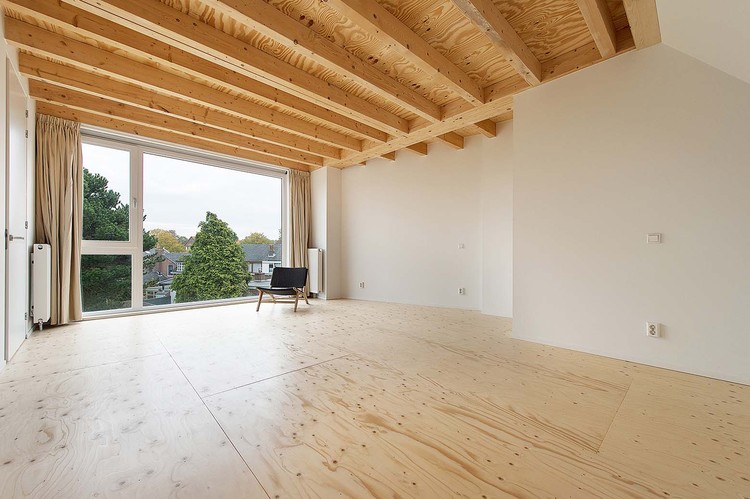 House in a House / Global Architects - Beam, Windows