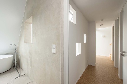 House in a House / Global Architects - Bathroom
