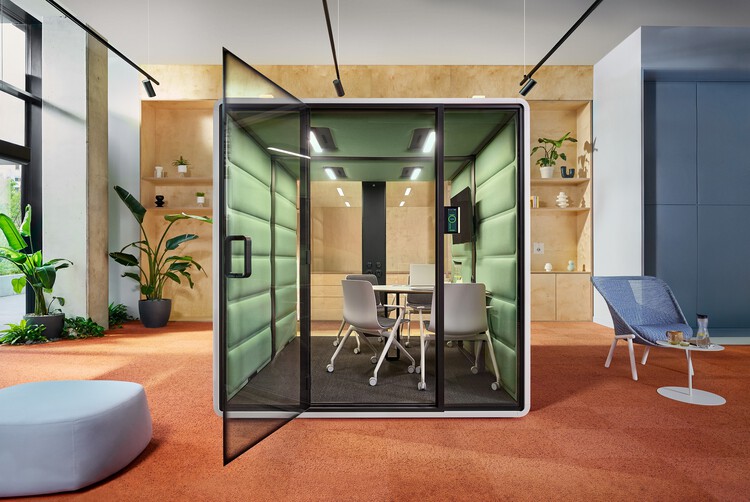 Step Into Comfort: The Next Giant Leap for Office Ergonomics - Image 3 of 7