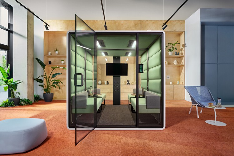 Step Into Comfort: The Next Giant Leap for Office Ergonomics - Image 4 of 7