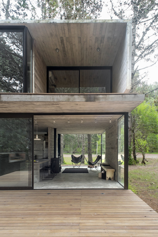 H3 House / Luciano Kruk - Deck