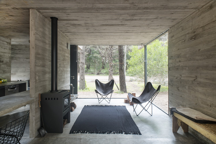 H3 House / Luciano Kruk - Chair, Beam