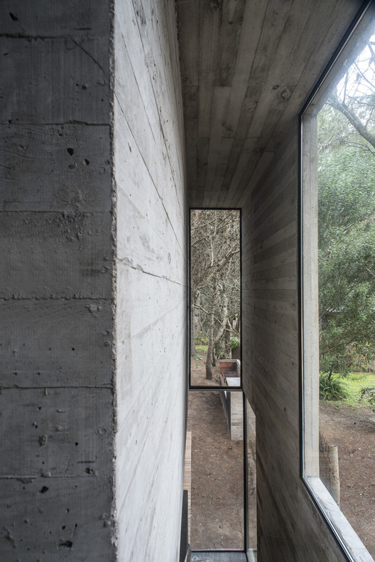 H3 House / Luciano Kruk - Beam