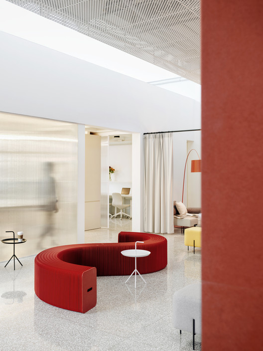 Polycarbonate for Interiors: 8 Examples of Translucent Architecture Indoors - Featured Image