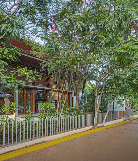 Krishnan House / Khosla Associates - Fence, Garden
