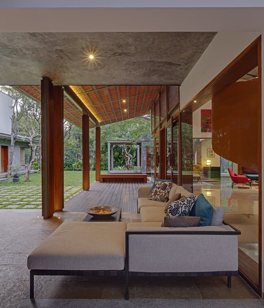 Krishnan House / Khosla Associates - Table, Chair, Beam
