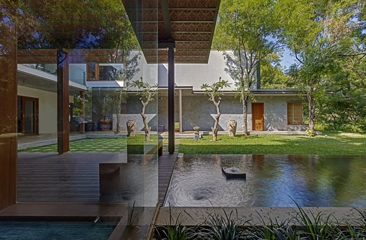 Krishnan House / Khosla Associates - Windows, Facade, Courtyard