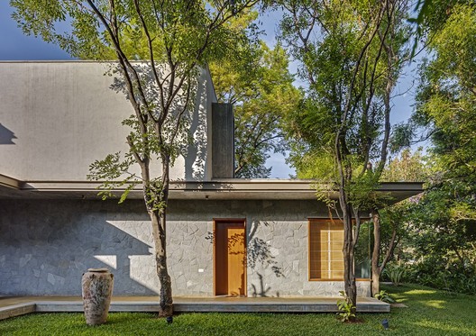 Krishnan House / Khosla Associates - Facade