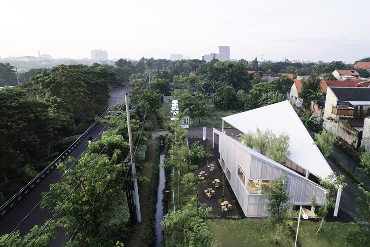 Exploring the Boundaries of Polycarbonate: 25 Exemplary Projects Showcasing Its Versatility - Image 49 of 49