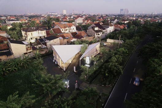 Exploring the Boundaries of Polycarbonate: 25 Exemplary Projects Showcasing Its Versatility - Image 48 of 49