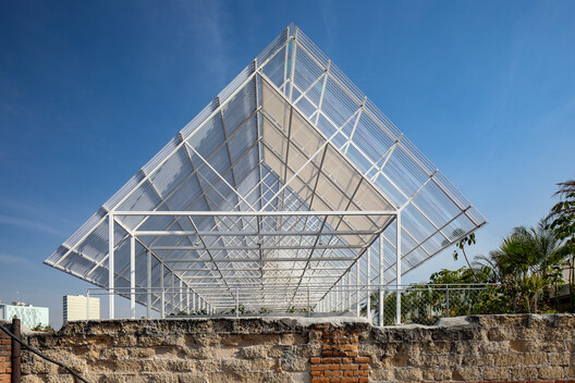Exploring the Boundaries of Polycarbonate: 25 Exemplary Projects Showcasing Its Versatility - Image 1 of 49