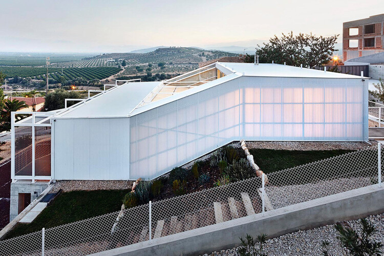 Exploring the Boundaries of Polycarbonate: 25 Exemplary Projects Showcasing Its Versatility - Image 24 of 49