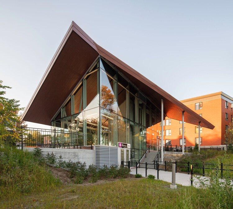 Montreal West Station’s Pavilion / Sid Lee Architecture -           Transportation Hub