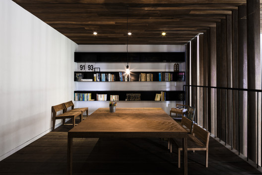 Thong House / NISHIZAWAARCHITECTS - Table, Wood, Shelving, Chair, Beam