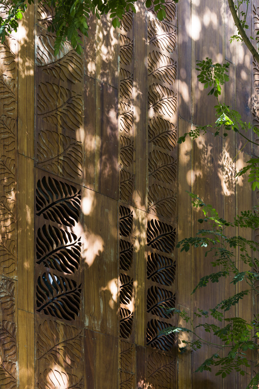 Thong House / NISHIZAWAARCHITECTS - Forest
