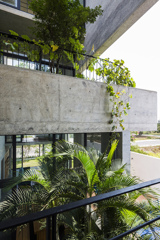 Binh House / VTN Architects - Facade, Garden, Courtyard