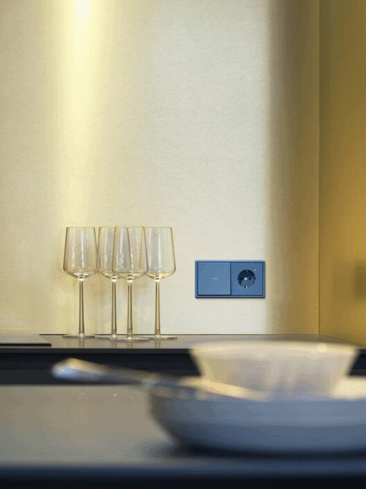 Simplified Digital Infrastructure for Smart Buildings: JUNG HOME