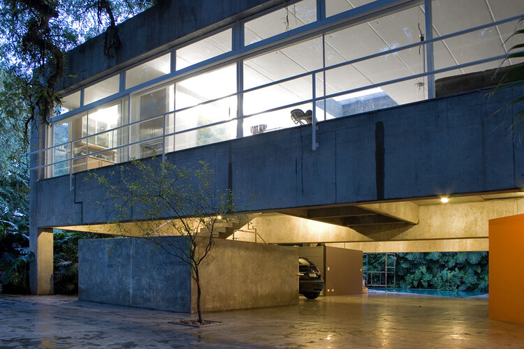 What Is the Difference Between Precast and Prefabricated Concrete Structures? - Image 2 of 11