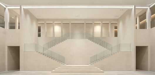 Queen Sirikit National Convention Center / onion