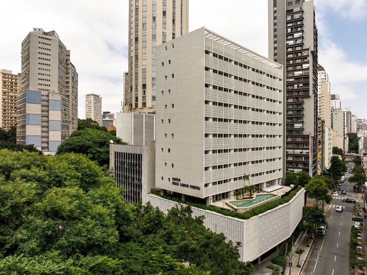 Retrofitting Brazilian Buildings: Sustainability and Innovation in Downtown São Paulo - Featured Image