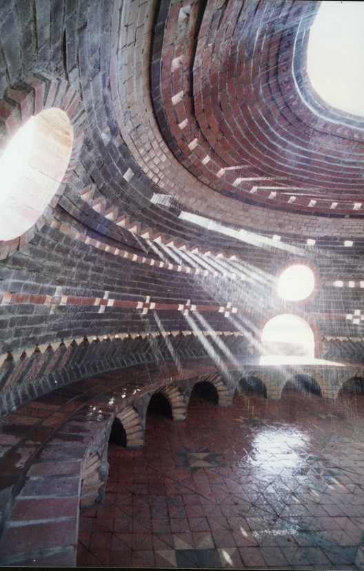 Classic Architecture with a Social Agenda (1960-Today) - Arch, Arcade