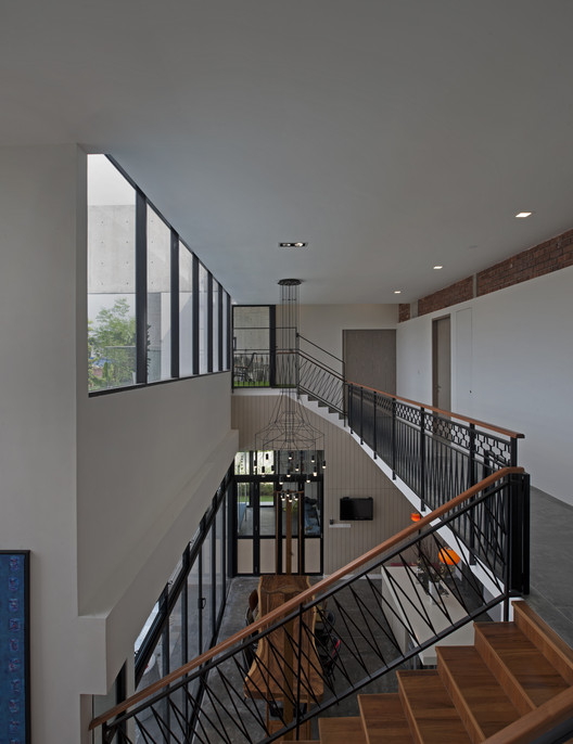 SS3 House / Seshan Design - Stairs, Windows, Handrail