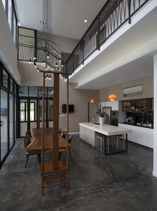 SS3 House  / Seshan Design - Bench
