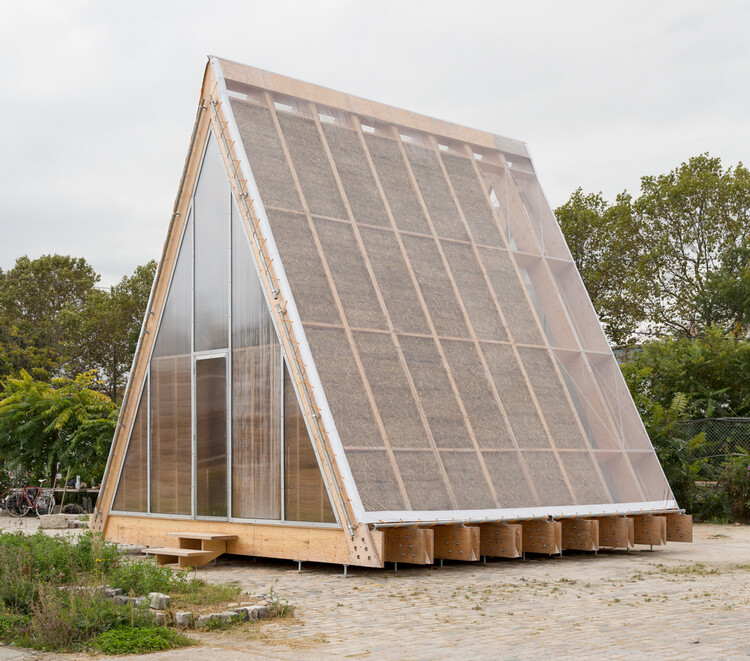 Sustainable Heating: Explore 4 Projects Featuring Trombe Walls that Enhance Thermal Efficiency - Featured Image