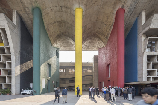 Le Corbusier's Color Theory: Embracing Polychromy in Architecture - Image 2 of 9