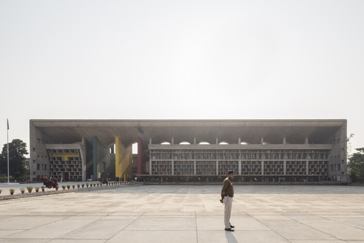 Le Corbusier's Color Theory: Embracing Polychromy in Architecture - Image 5 of 9