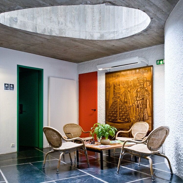 Le Corbusier's Color Theory: Embracing Polychromy in Architecture - Image 7 of 9