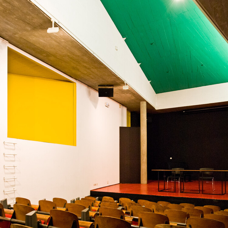 Le Corbusier's Color Theory: Embracing Polychromy in Architecture - Image 6 of 9