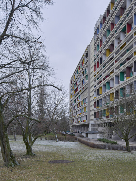 Le Corbusier's Color Theory: Embracing Polychromy in Architecture - Image 9 of 9
