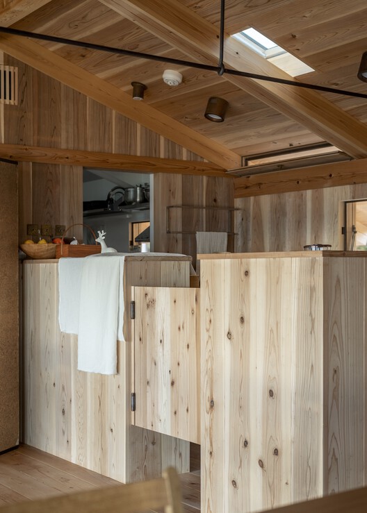 Terabe Guest House / Tomoaki Uno Architects - Interior Photography, Kitchen, Countertop, Beam