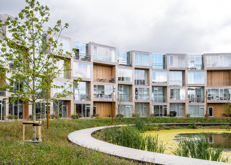 The Promise of Accessibility: Can Modular Systems Contribute to Democratizing the Design Process? - Featured Image