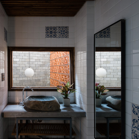 Zen House  / H.a - Table, Windows