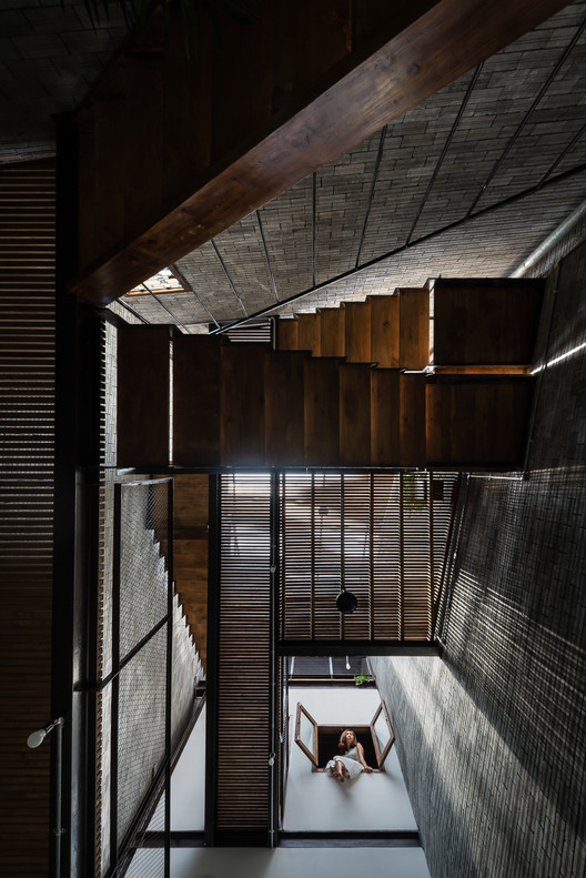 Zen House  / H.a - Beam, Handrail